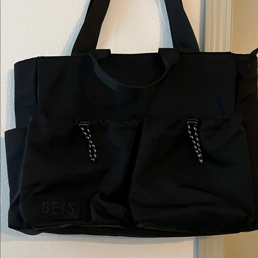 BEIS The Sport Carryall in Black - Picture 3 of 9